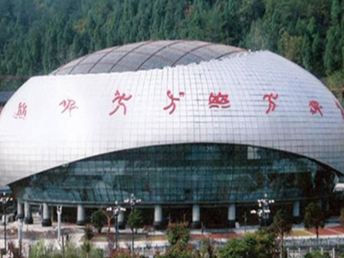 原平体育中心球形网架加工安装